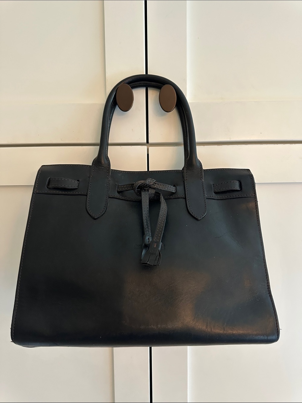 VINTAGE DOONEY & BOURKE ALTO TASSEL LEATHER SATCHEL -MADE IN ITALY